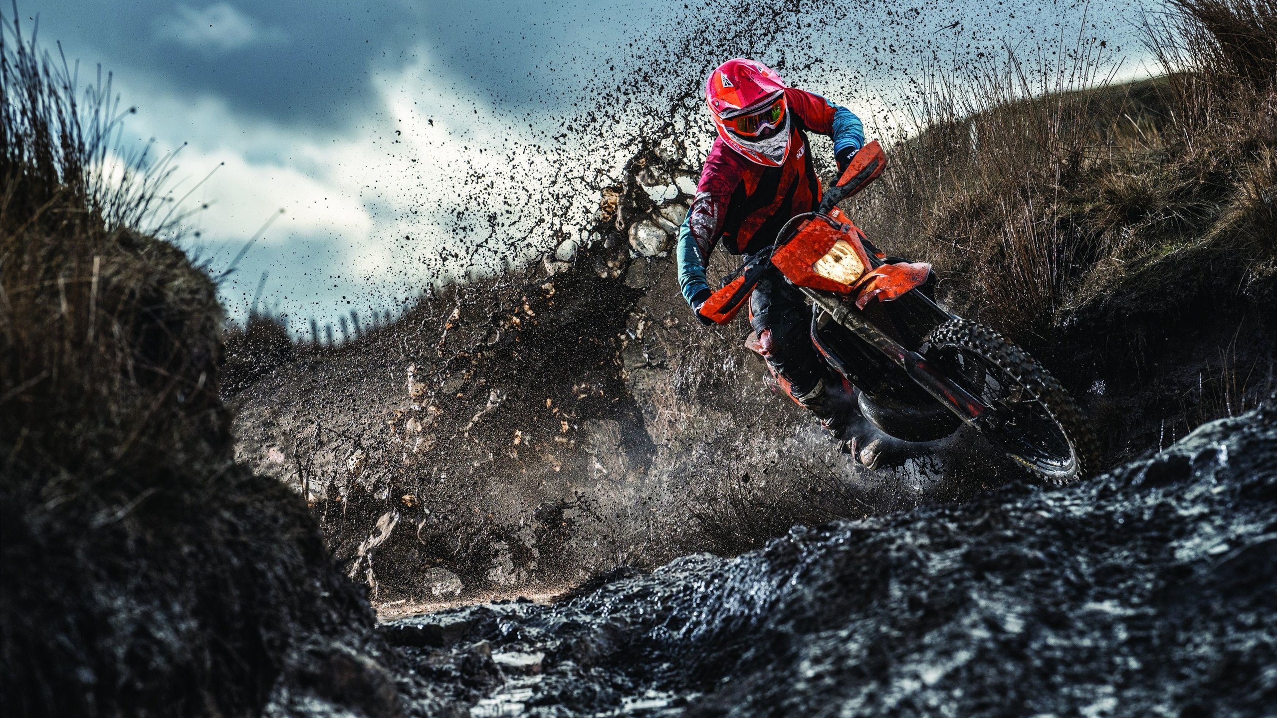 分析:中国隐身无人战略轰炸机试飞成功,这是真的吗?,中国最新无人隐身轰炸机